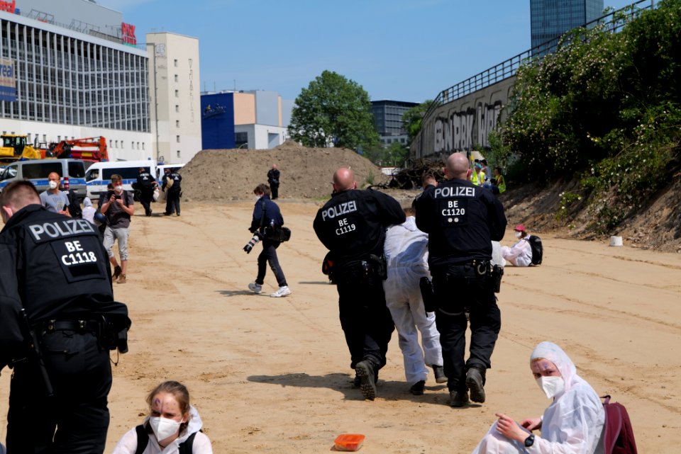 Sand im Getriebe protest A100 Treptower Park 2021-06-05 73