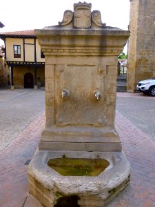 Santa Gadea del Cid - Plaza Porticada, fuente 1