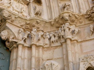 Santa María Real de Nieva - Monasterio de Nuestra Señora de Soterraña, portada gótica de la iglesia 10