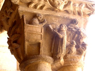 Santa María Real de Nieva - Monasterio de Nuestra Señora de Soterraña, claustro, capiteles 02