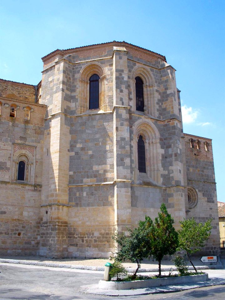 Santa María Real de Nieva - Monasterio de Nuestra Señora de Soterraña, exterior 02