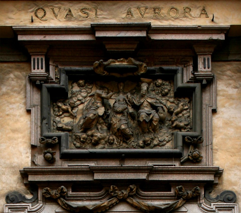 Santa Maria alla Porta altorilievo Simonetta