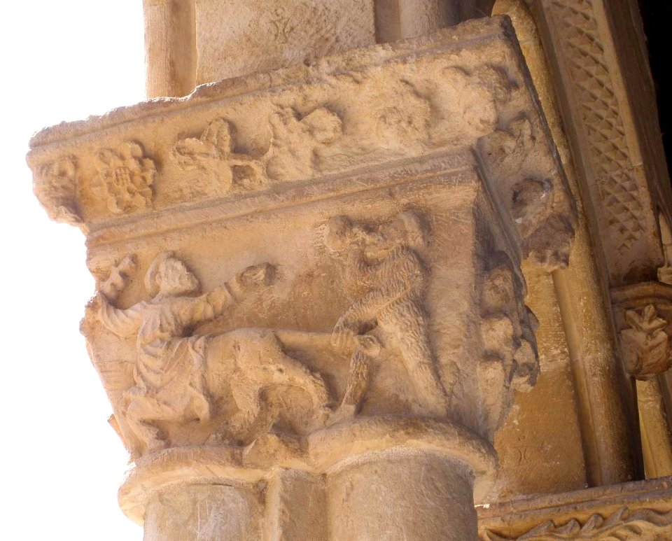 Santa María Real de Nieva - Monasterio de Nuestra Señora de Soterraña, claustro, capiteles 20