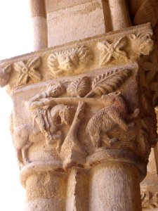 Santa María Real de Nieva - Monasterio de Nuestra Señora de Soterraña, claustro, capiteles 14