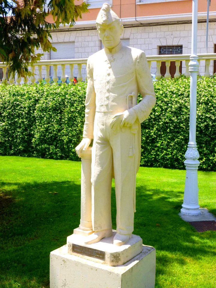 San Adrián - Monumento a Celso Muerza Garbayo