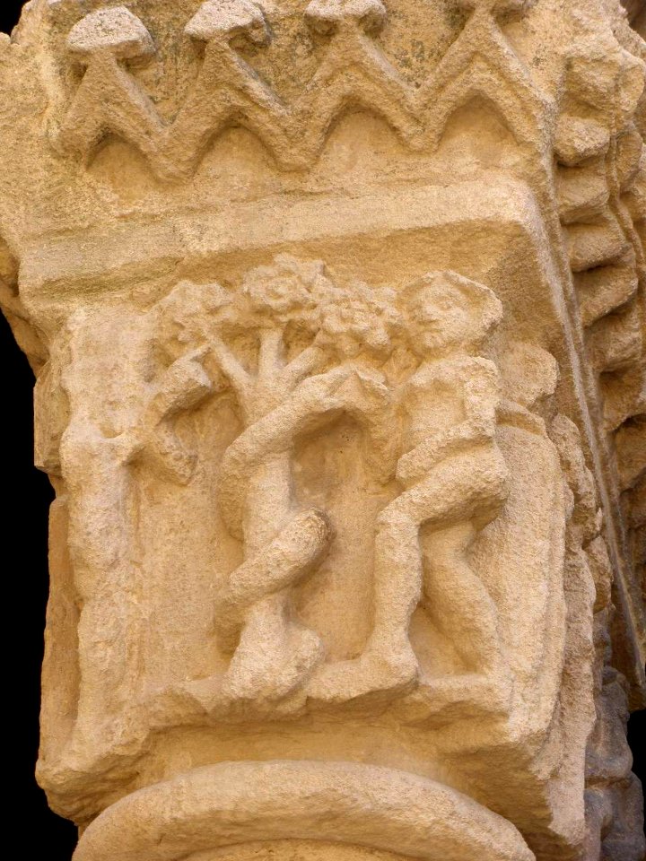 Santa María Real de Nieva - Monasterio de Nuestra Señora de Soterraña, claustro, capiteles 06