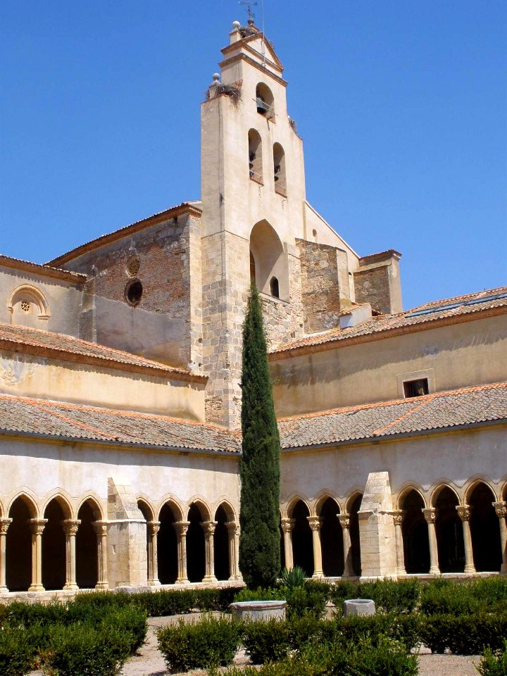 Santa María Real de Nieva - Monasterio de Nuestra Señora de Soterraña, claustro 07