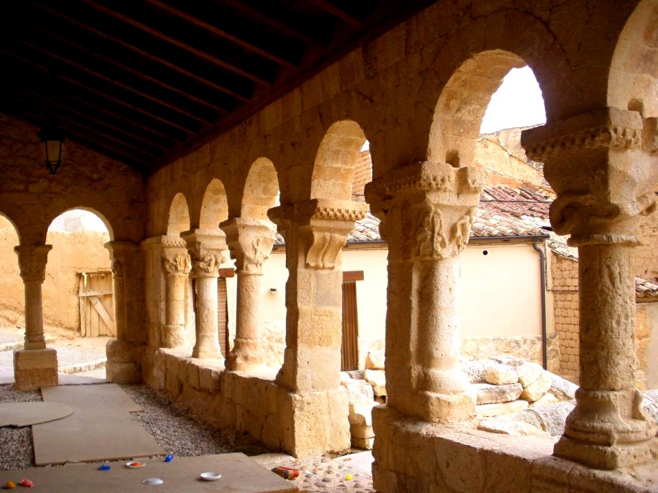 San Esteban de Gormaz - Iglesia de San Miguel, pórtico 5