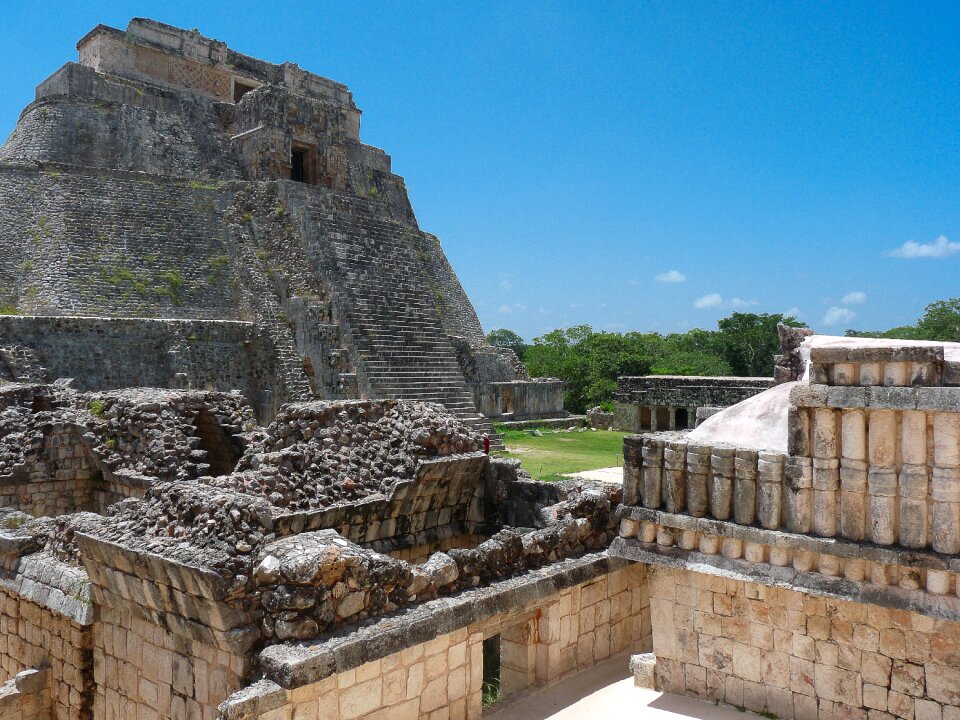 Chichen itza pyramid maya