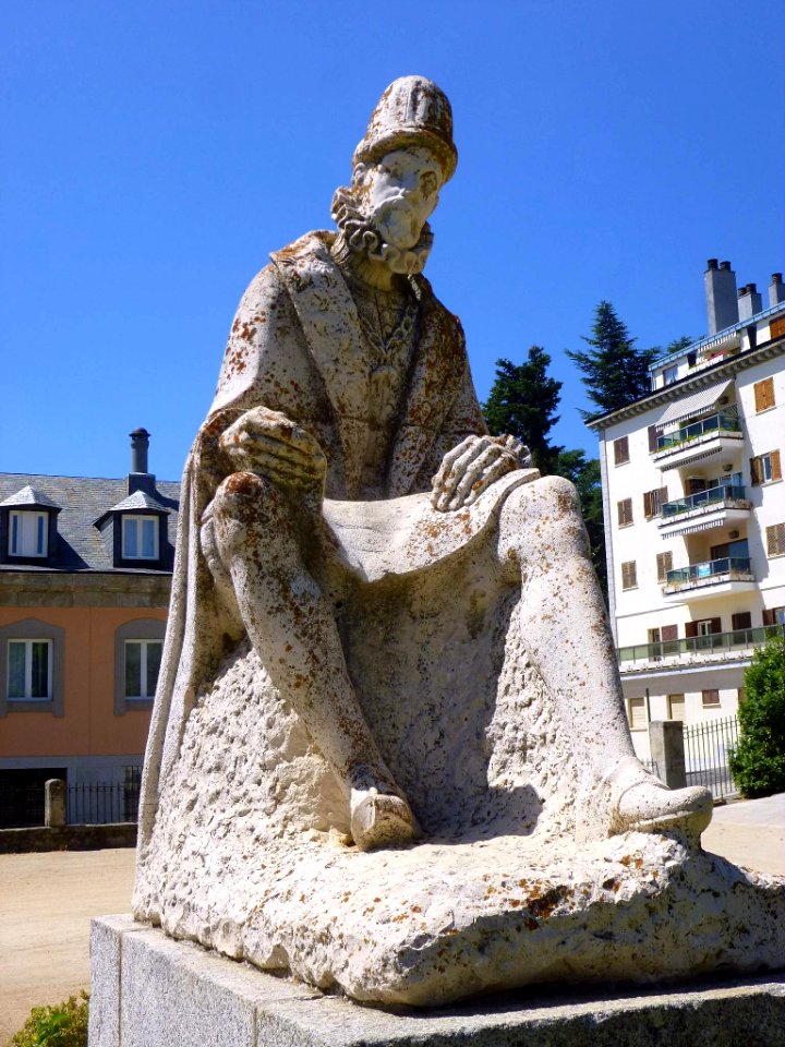 San Lorenzo de El Escorial - Parque de Terreros, Monumento a Felipe II