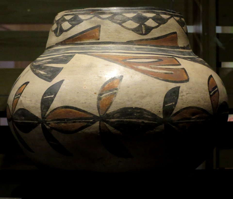 San Ildefonso jar made by Martina Vigil and Florentino Montoya, c. 1905, Heard Museum