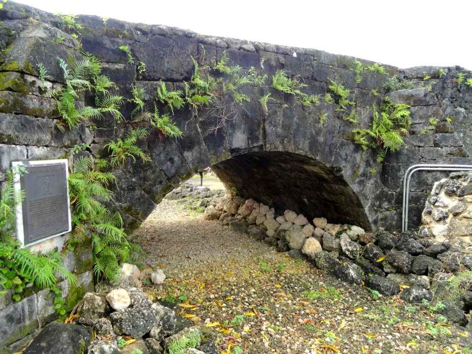 San Antonio Bridge (Hagåtña, Guam) - DSC01335