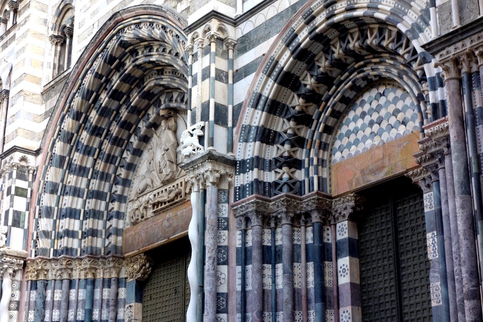 San Lorenzo (Genoa) - Main portals - DSC01278