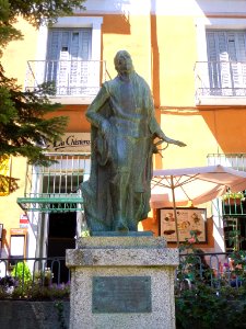 San Lorenzo de El Escorial - Plaza Jacinto Benavente 2