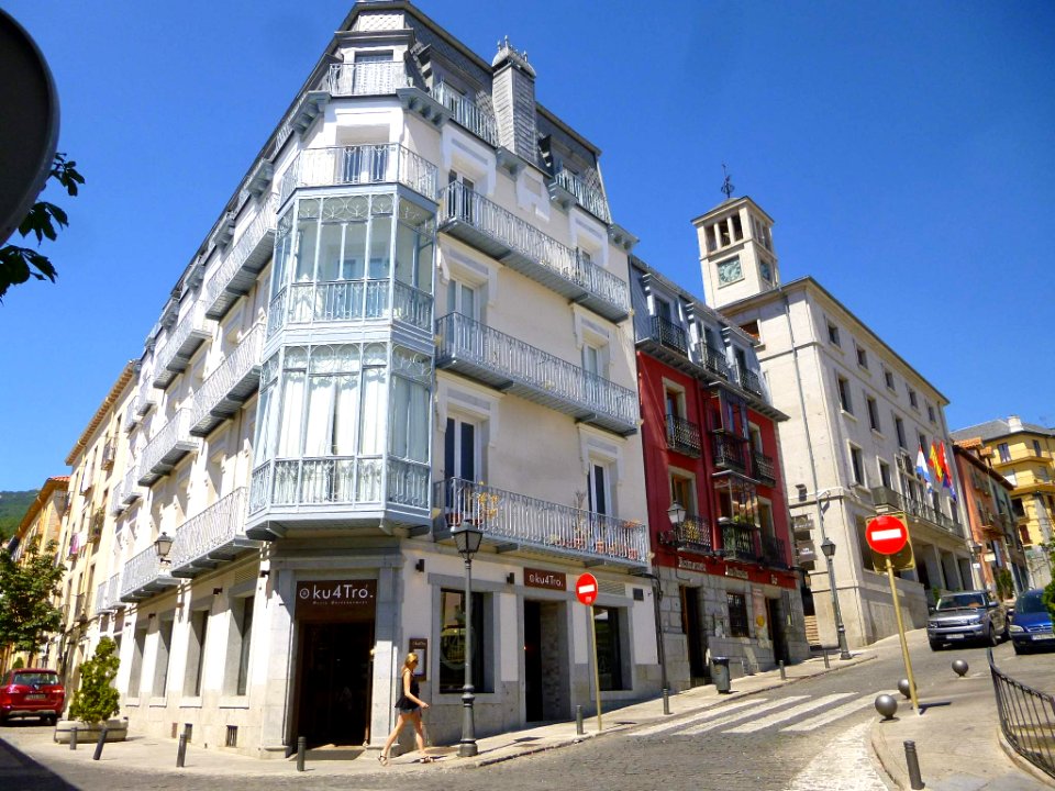 San Lorenzo de El Escorial - Plaza de la Constitución 2