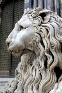 San Lorenzo (Genoa) - Lions along the stairs - DSC01289