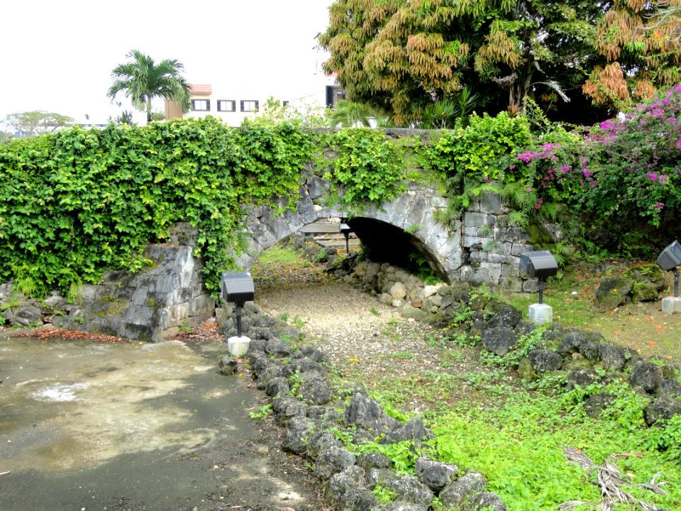 San Antonio Bridge (Hagåtña, Guam) - DSC01341