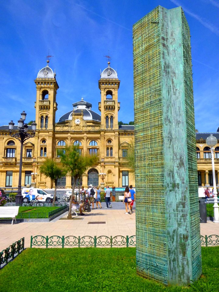San Sebastián - Jardines de Alderdi Eder - Memorial de las víctimas del terrorismo y la violencia (2007)