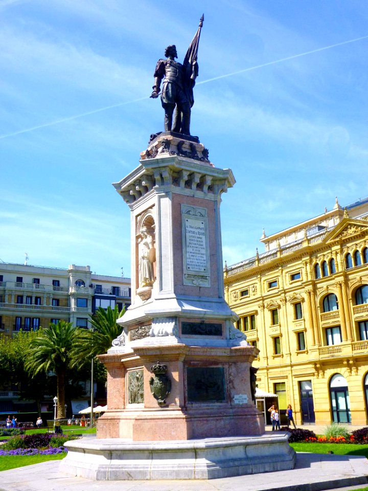 San Sebastian - Monumento a Antonio de Oquendo 7