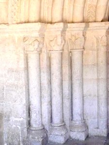 San Zadornil - Iglesia de San Saturnino, portada 2