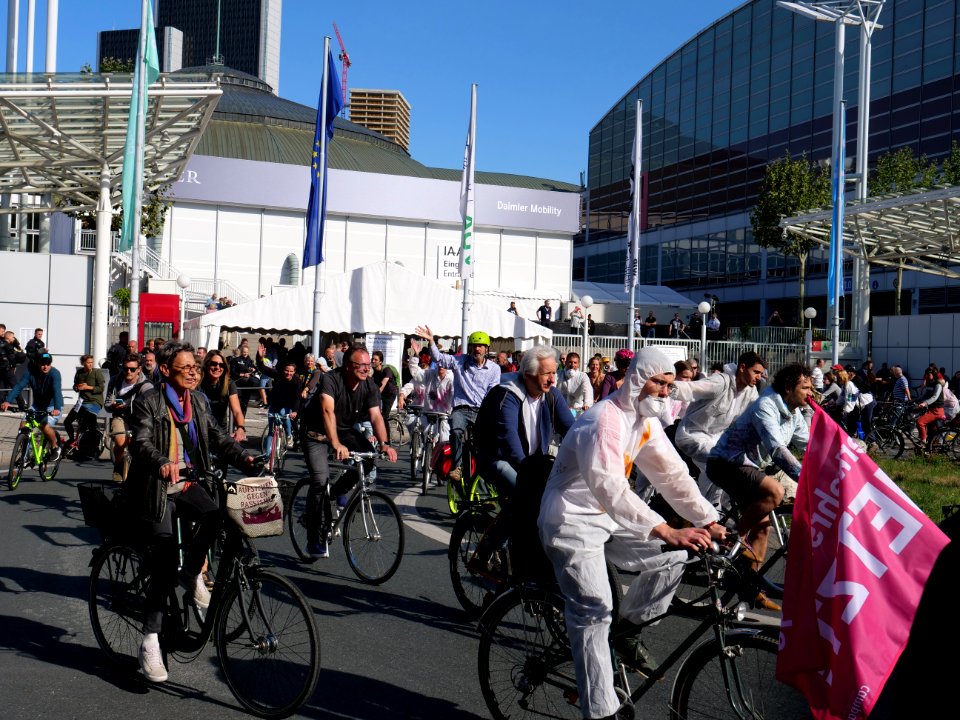 Sand im Getriebe protest 2019 bike finger 45