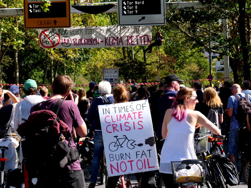 Sand im Getriebe protest 2019 bike finger 56