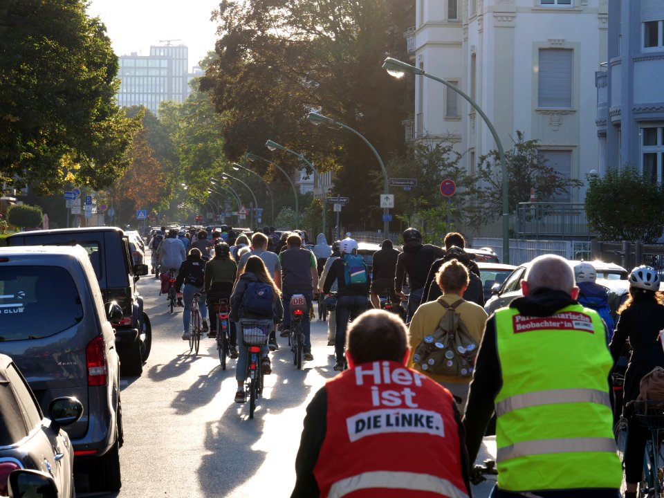 Sand im Getriebe protest 2019 bike finger 11
