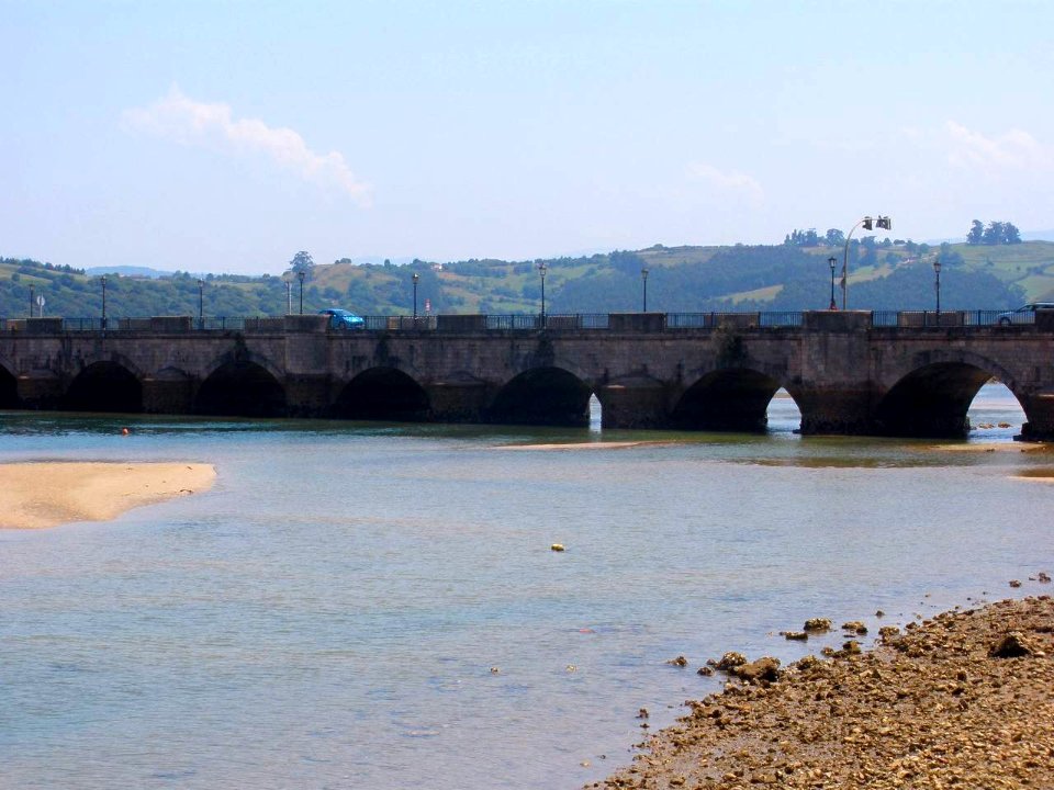 San Vicente de la Barquera - Puente de la Maza 01