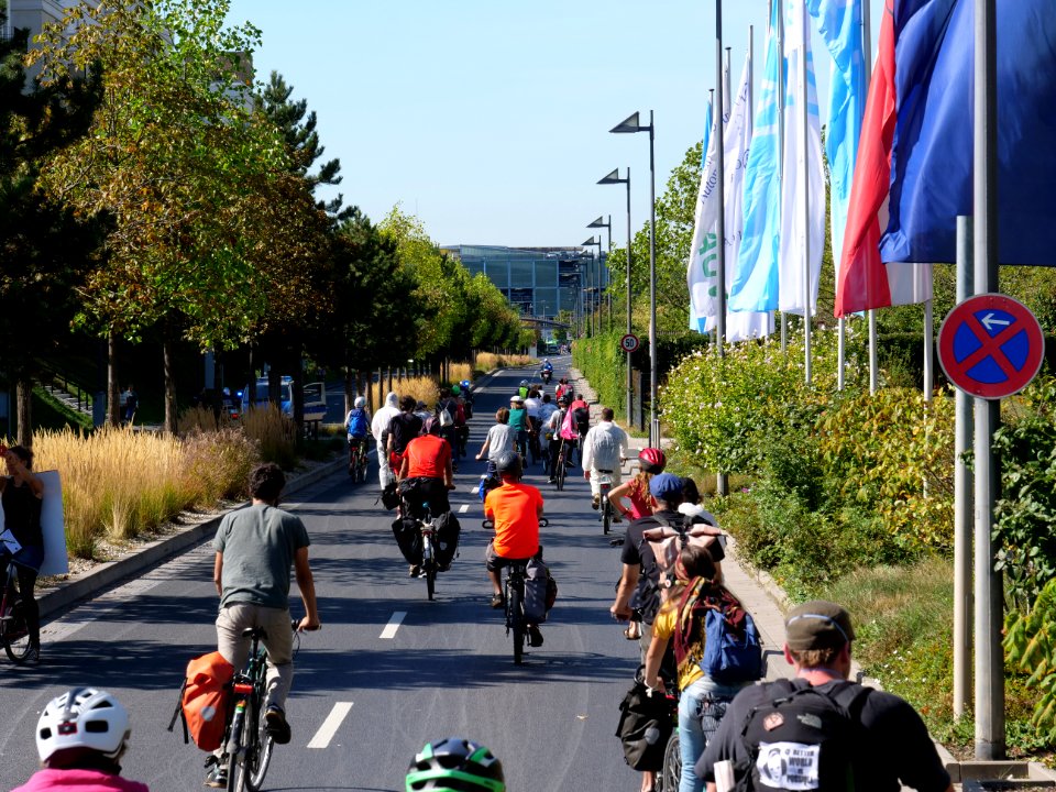 Sand im Getriebe protest 2019 bike finger 52