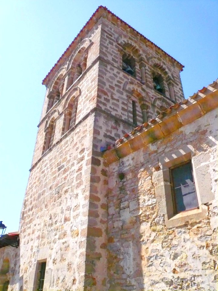 San Zadornil - Iglesia de San Saturnino, torre 2