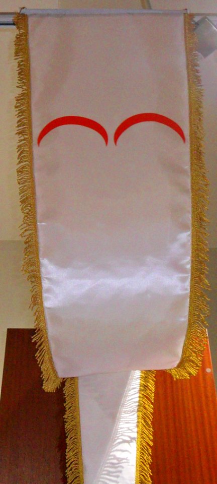 Sancak iki hilalli beyaz