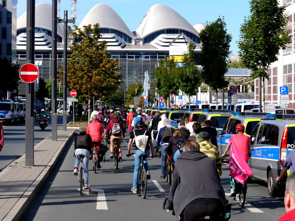 Sand im Getriebe protest 2019 bike finger 44