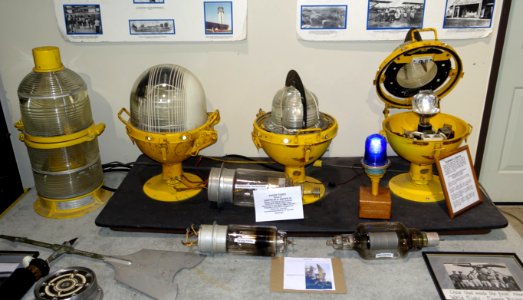 Runway lights and radar vacuum tubes from AN-FPS-26 or AN-FPS-35 radar unit - Oregon Air and Space Museum - Eugene, Oregon - DSC09911