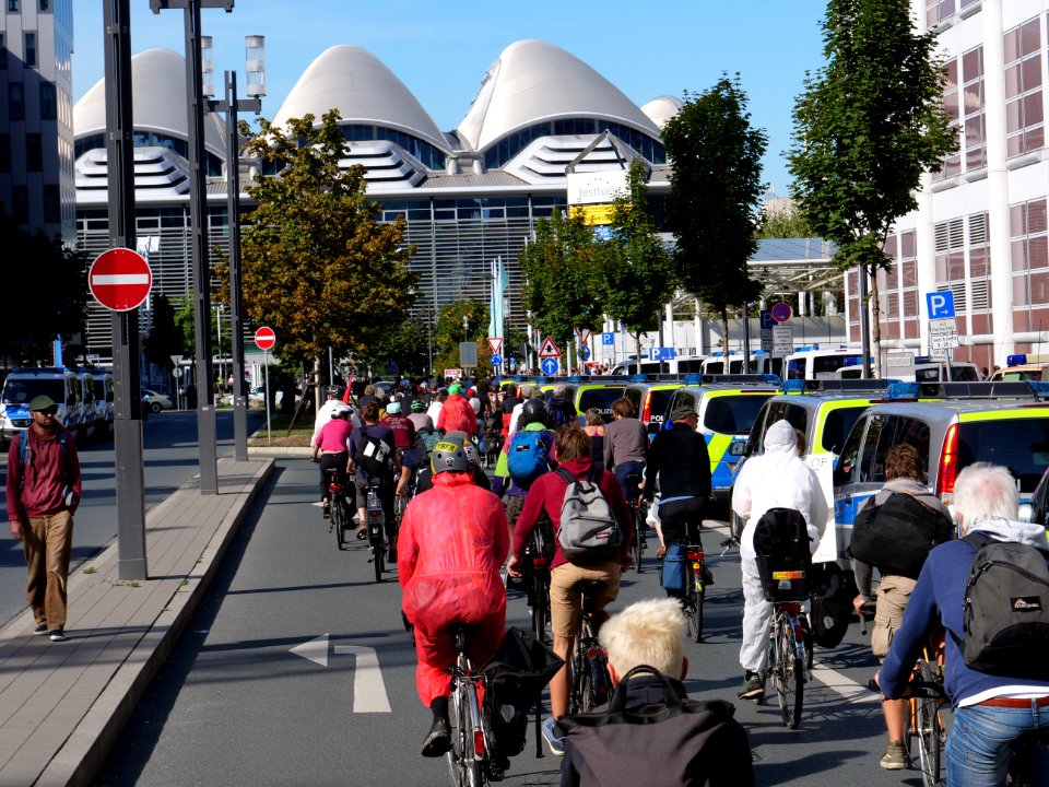 Sand im Getriebe protest 2019 bike finger 43