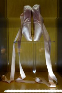 Russian ballet pointe shoes, 1997, silk - Bata Shoe Museum - DSC00244