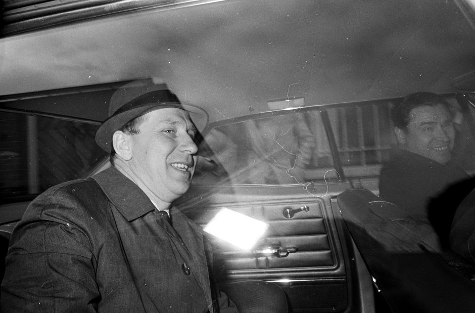 Rus Gloukhov ontslagen uit Huis van Bewaring te Den Haag Gloukhov in auto, Bestanddeelnr 920-2359