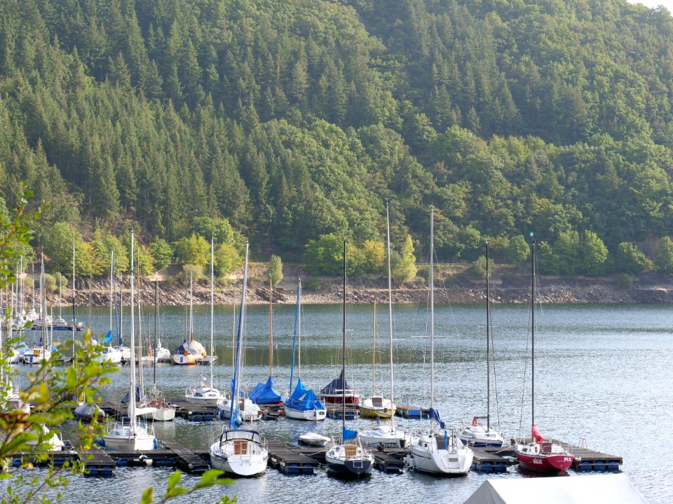 Rurtalsperre from track from Eschauel to dam 04