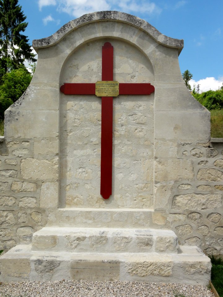 Sancy-les-Cheminots (Aisne) jardin de mémoire (04) croix Constante et Bruno Garibaldi