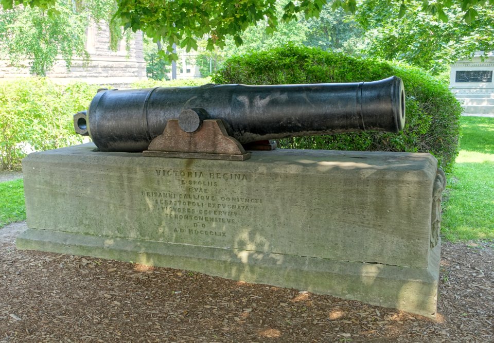 Russian cannon, captured at Sebastopol in the Crimean War - Toronto, Canada - DSC00296