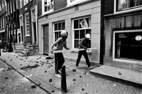 Rumoer rond kraakpand Herengracht, Amsterdam krakers bestormen kraakpand, Bestanddeelnr 930-9100