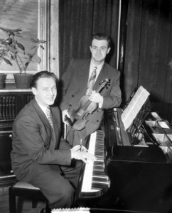 Russische musici in ons land J. Bezzodmi, Bestanddeelnr 906-2159
