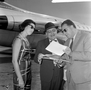Russische filmster Akim Tamiroff op Schiphol, die in Nederlandse film zal spelen, Bestanddeelnr 916-6960