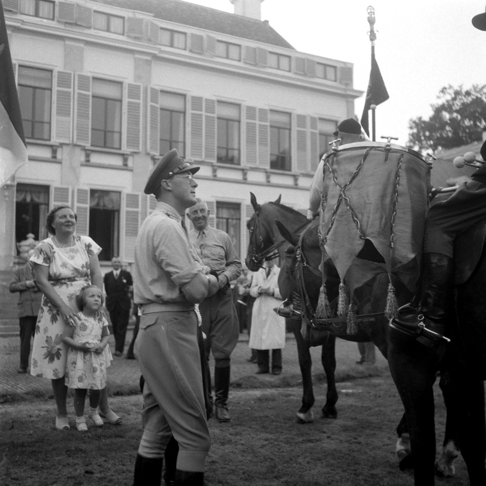 Ruiterfeest Prinsesjes te paard, Bestanddeelnr 902-3680