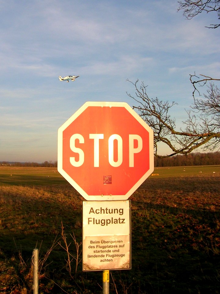 Rundwanderweg 1 Eichstätt -Fußgänger-Stoppschild (2)