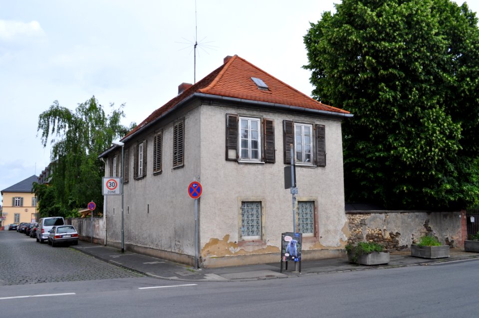 Rumpenheim, Schlossgartenstraße 2
