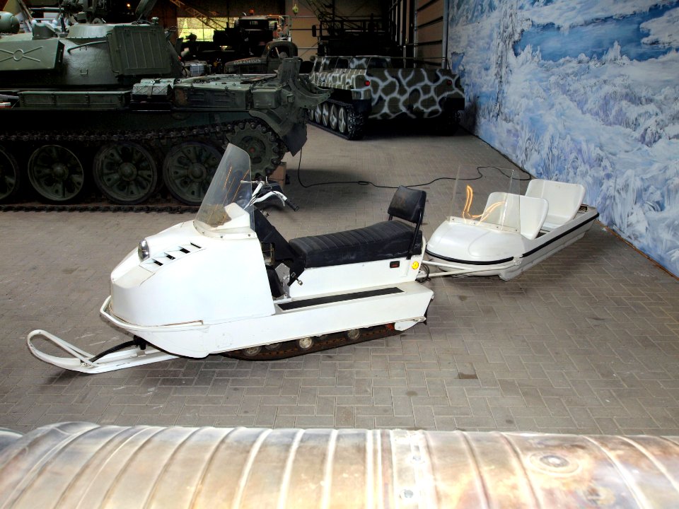 Russian Snowmobil Snowspeeder