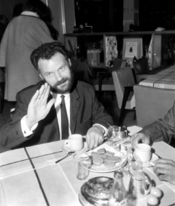 Russische journalist Kovlov (in Congo uitgewezen) even op Schiphol, Bestanddeelnr 917-5461
