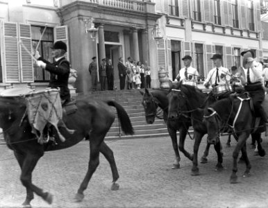 Ruiterfeest Prinsesjes te paard, Bestanddeelnr 902-3651