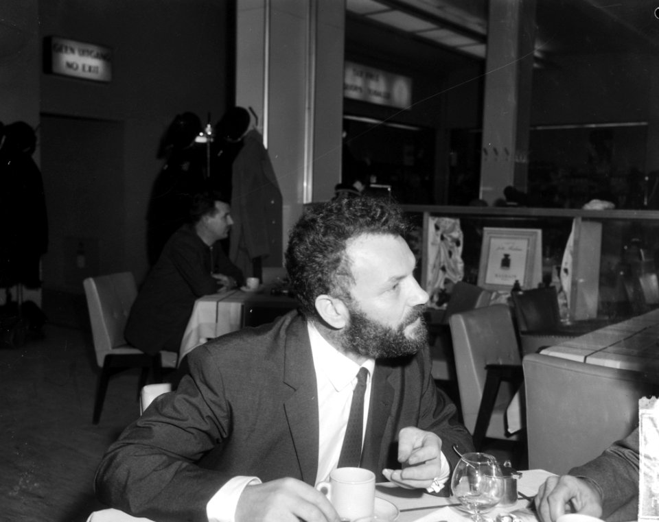 Russische journalist Kovlov (in Congo uitgewezen) even op Schiphol, Bestanddeelnr 917-5462