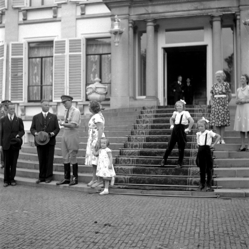 Ruiterfeest Prinsesjes te paard, Bestanddeelnr 902-3677